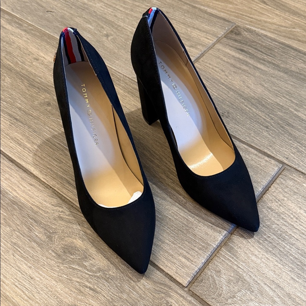 Tommy Hilfiger Abilene Black Block Heel Pumps Sz 7 - Picture 4 of 12